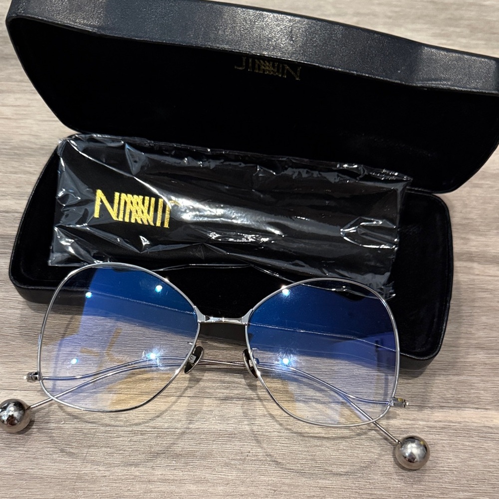 Women's Metal Frame Sunglasses in Silver